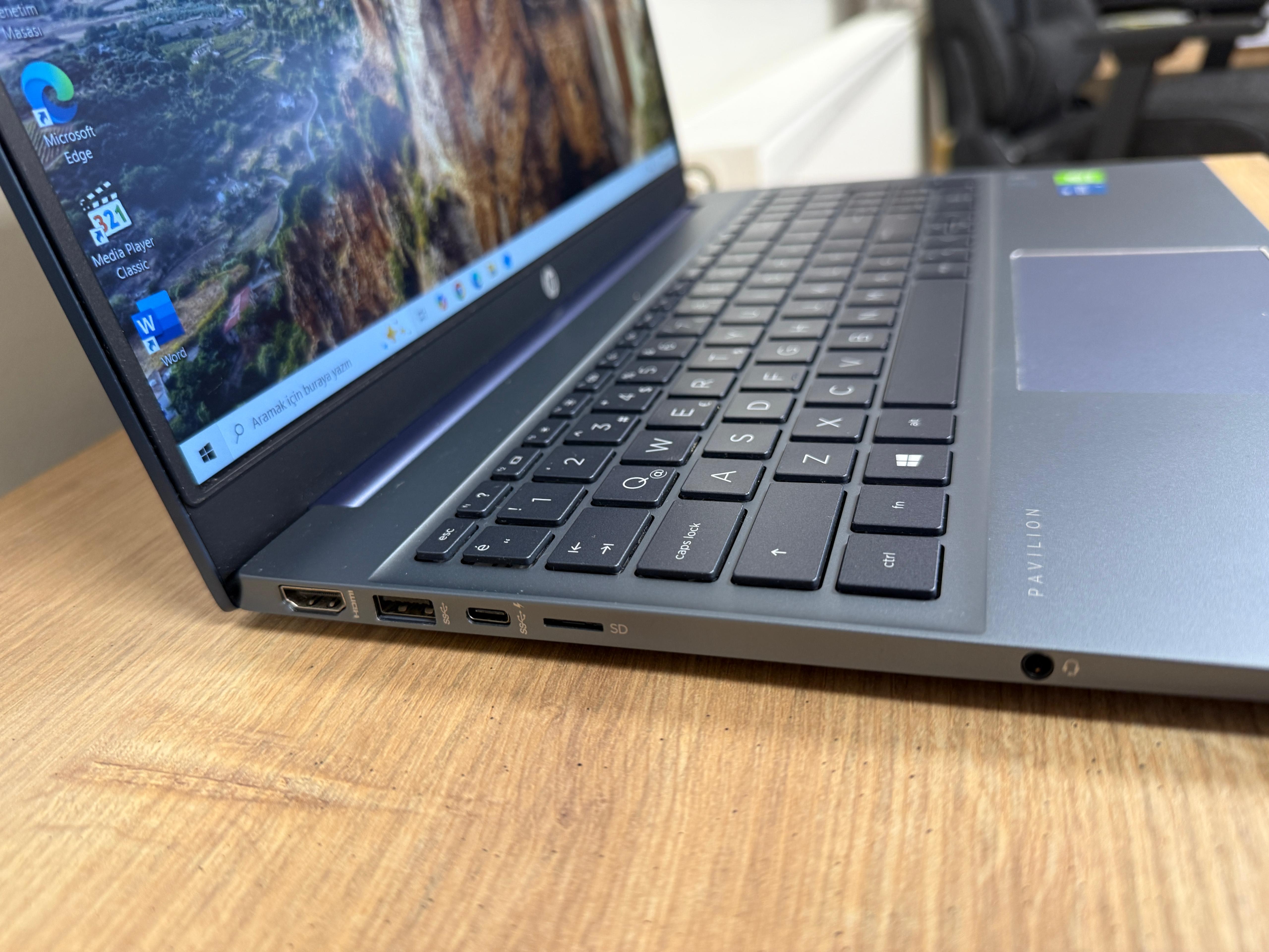 HP Notebook Laptop 15-eg0013nt i5-1135 8GB RAM 480GB MX350 2GB